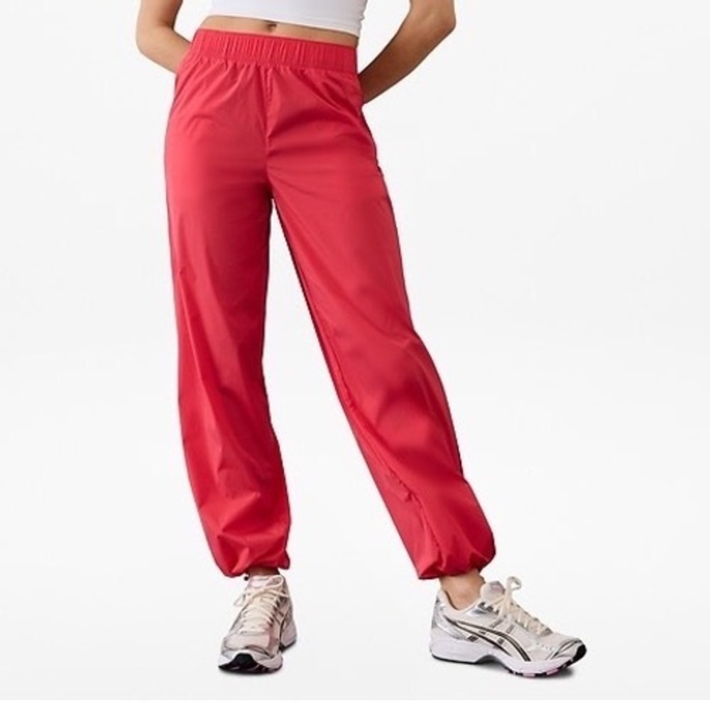 Athleta Rise Pant in Punch M track pants windpants hot neon pink visibile jogger